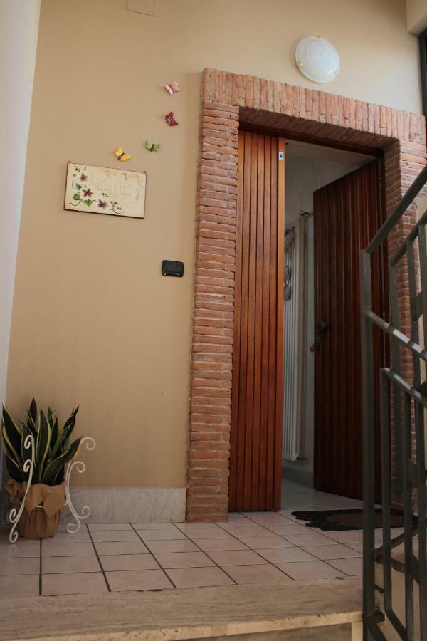 Tommy'S Apartment Pompei Luaran gambar